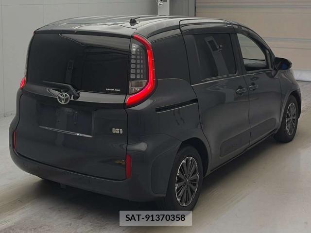 Toyota SIENTA 2023-11 8276999-9