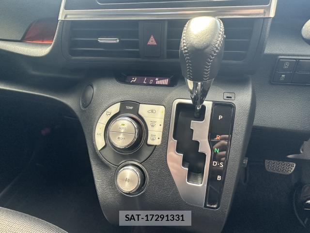 Toyota SIENTA 2016-11 8277613-19