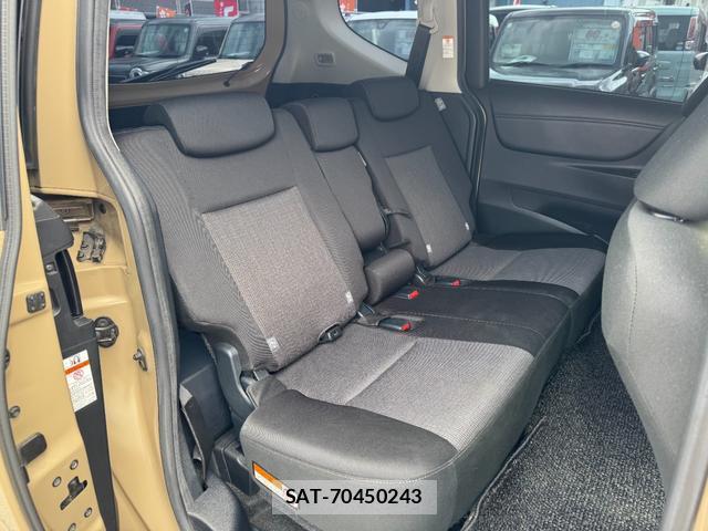 Toyota SIENTA 2019-02 8277730-17