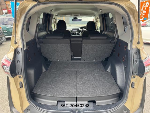 Toyota SIENTA 2019-02 8277730-19