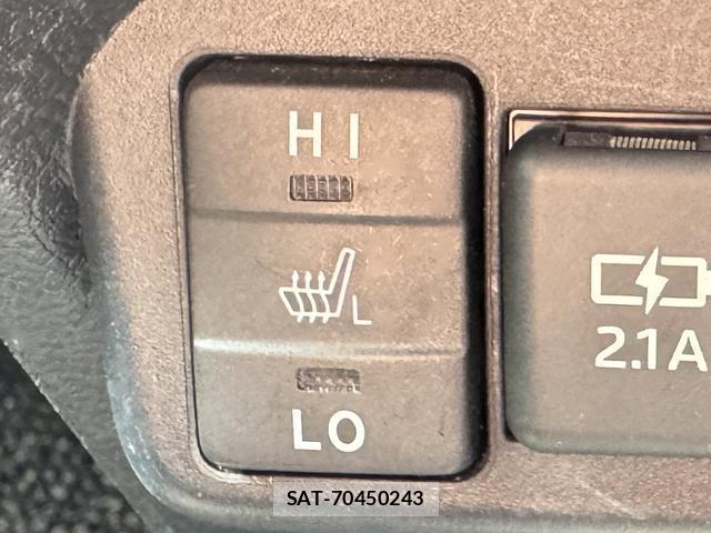 Toyota SIENTA 2019-02 8277730-8