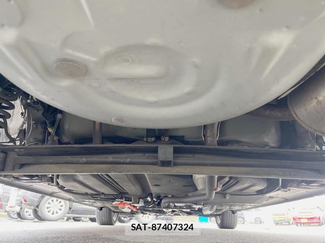 Toyota SIENTA 2018-12 8277813-18