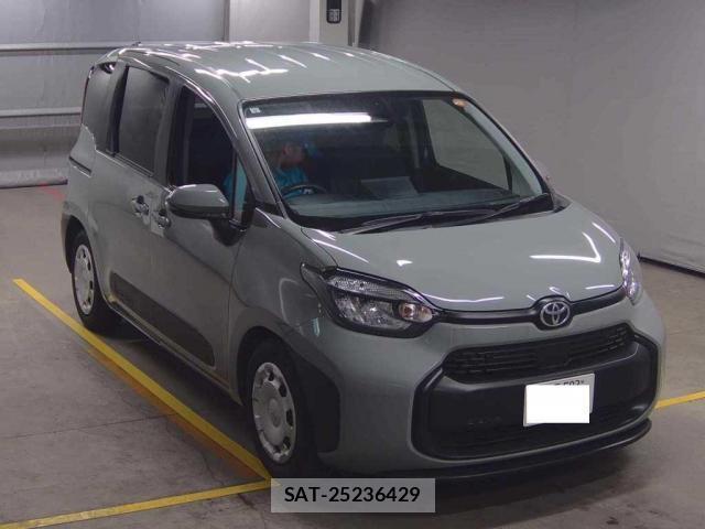 Toyota SIENTA 2023-09 8278439-3