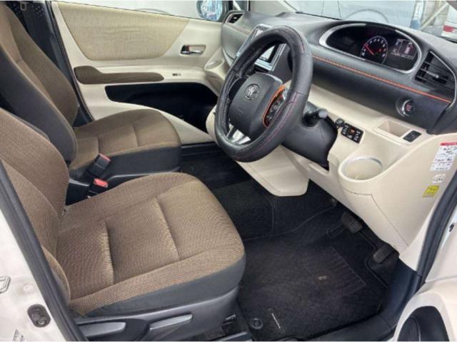 Toyota SIENTA 2016-03 8278523-2