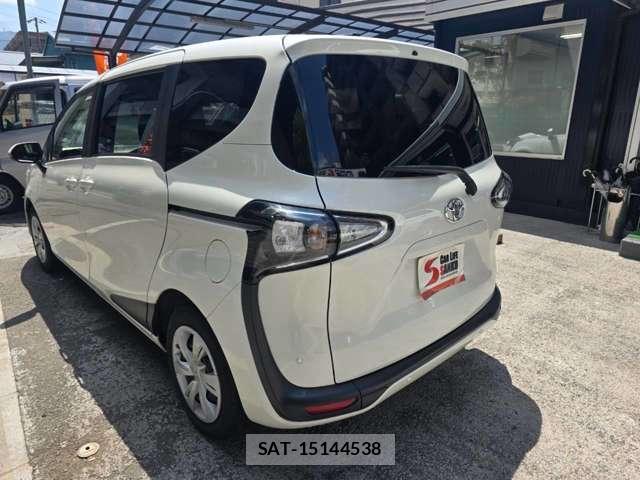 Toyota SIENTA 2021-07 8278631-1