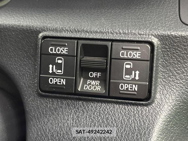 Toyota SIENTA 2018-08 8278797-3
