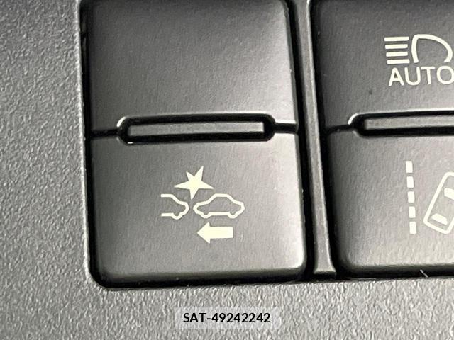 Toyota SIENTA 2018-08 8278797-4