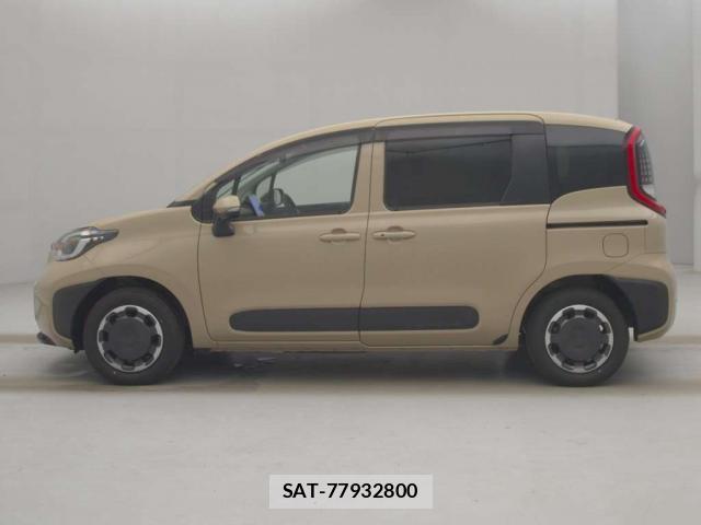 Toyota SIENTA 2024-09 8278910-10