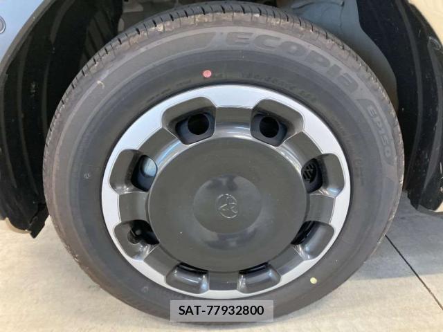 Toyota SIENTA 2024-09 8278910-13