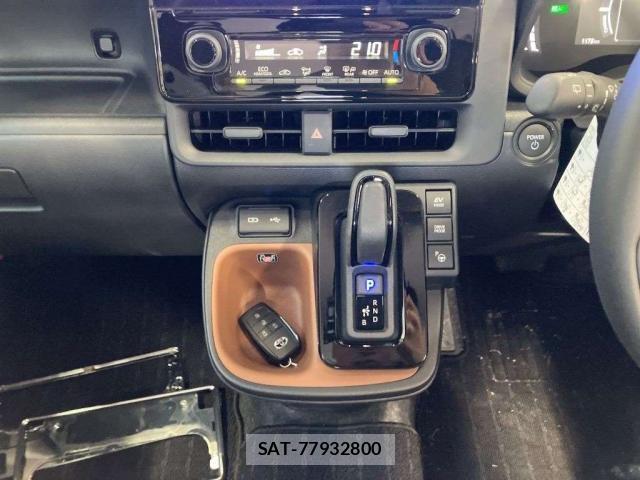 Toyota SIENTA 2024-09 8278910-3