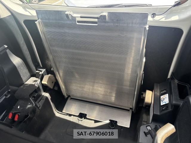 Toyota SIENTA 2021-05 8278984-9