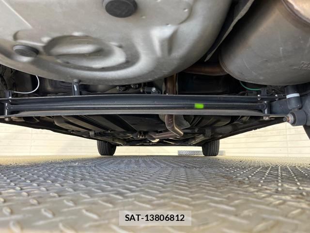 Toyota SIENTA 2015-07 8279138-18