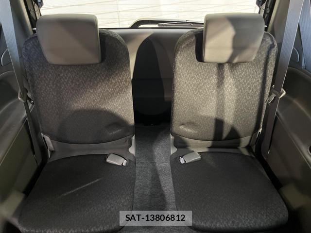 Toyota SIENTA 2015-07 8279138-6