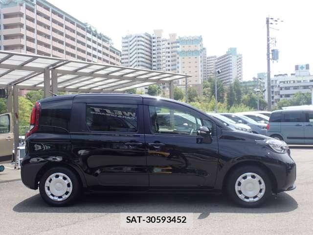 Toyota SIENTA 2025-11 8279172-16