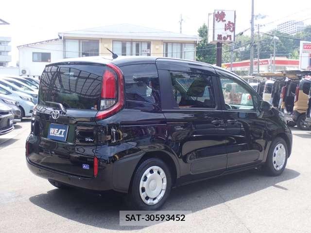 Toyota SIENTA 2025-11 8279172-17