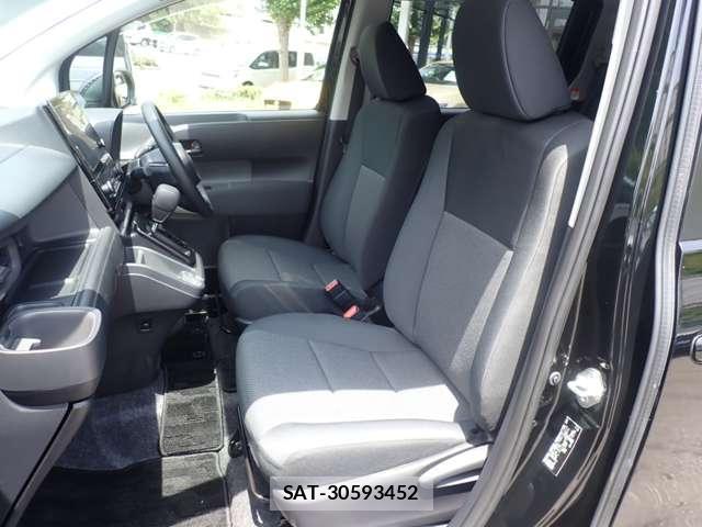 Toyota SIENTA 2025-11 8279172-3