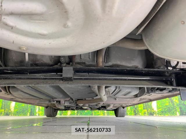 Toyota SIENTA 2017-03 8279453-18