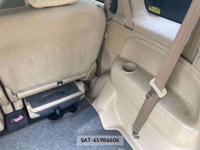 Toyota SIENTA 2007-06 8279525-18