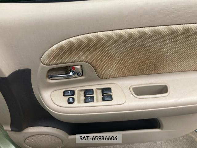 Toyota SIENTA 2007-06 8279525-9