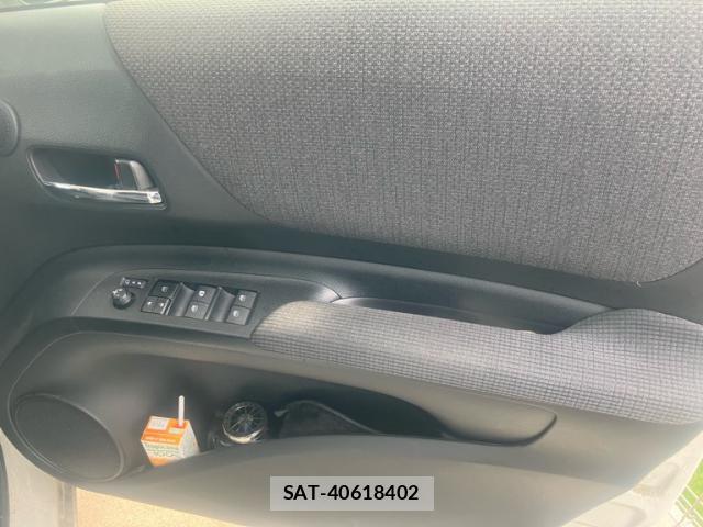 Toyota SIENTA 2019-09 8279932-11