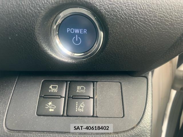 Toyota SIENTA 2019-09 8279932-16