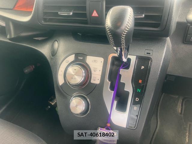 Toyota SIENTA 2019-09 8279932-19