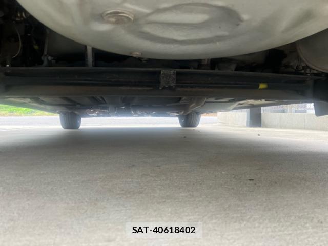 Toyota SIENTA 2019-09 8279932-5