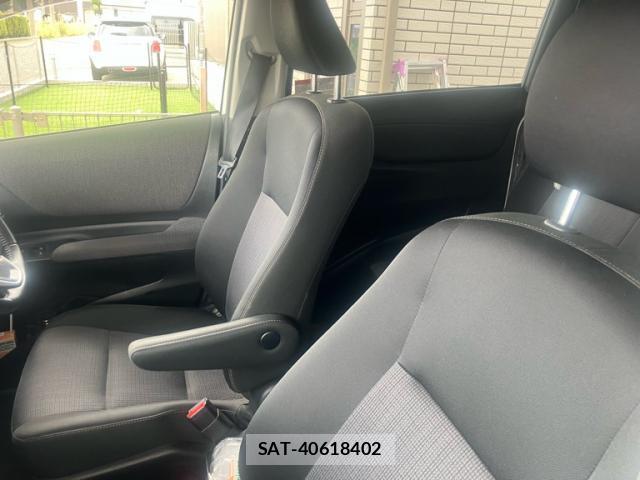Toyota SIENTA 2019-09 8279932-7
