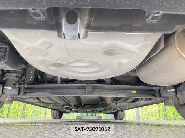 Toyota SIENTA 2016-03 8279999-18