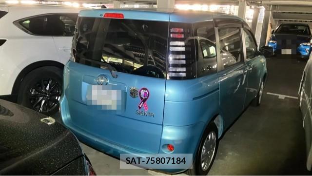 Toyota SIENTA 2005-06 8280661-12