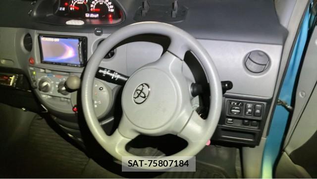 Toyota SIENTA 2005-06 8280661-16