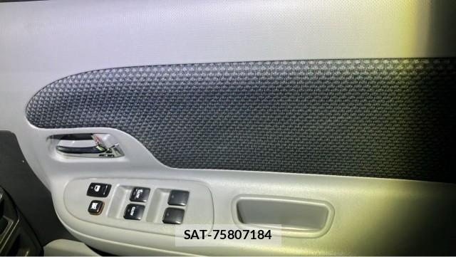 Toyota SIENTA 2005-06 8280661-4