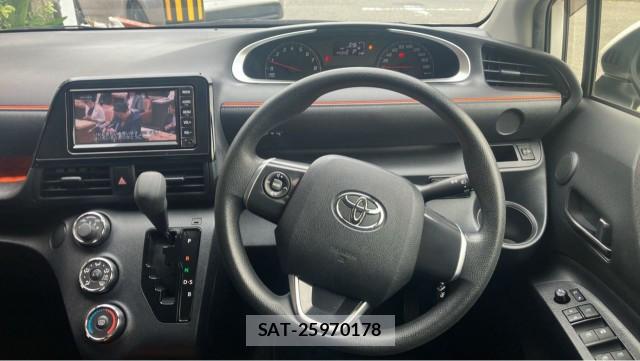 Toyota SIENTA 2019-01 8280997-16