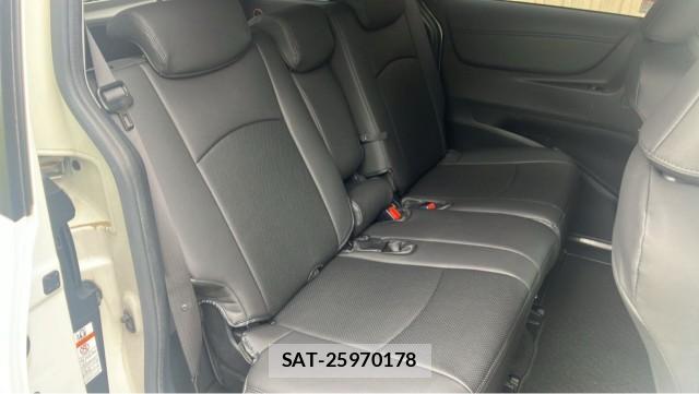 Toyota SIENTA 2019-01 8280997-6