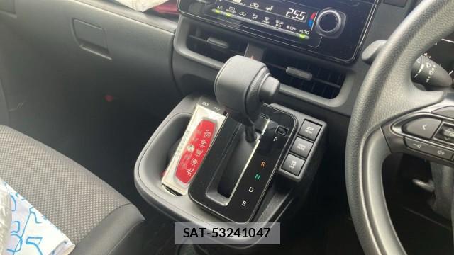 Toyota SIENTA 2025-07 8281039-14