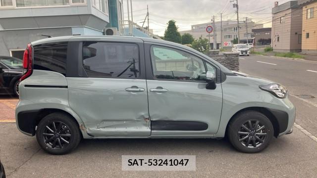 Toyota SIENTA 2025-07 8281039-3