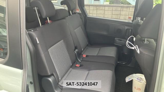 Toyota SIENTA 2025-07 8281039-6