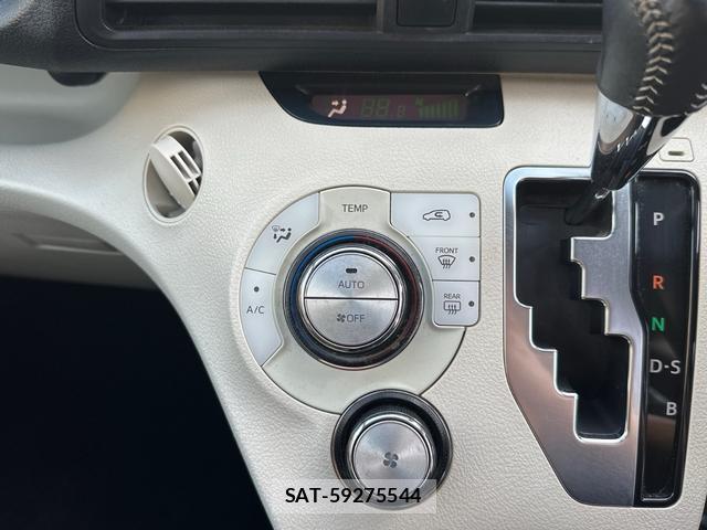 Toyota SIENTA 2018-05 8281197-6