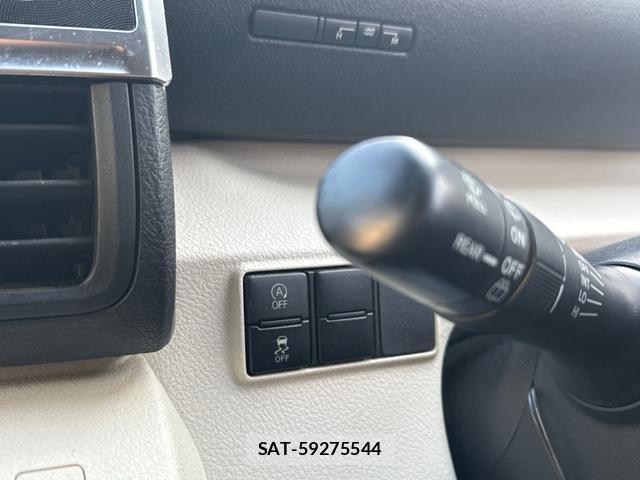 Toyota SIENTA 2018-05 8281197-8