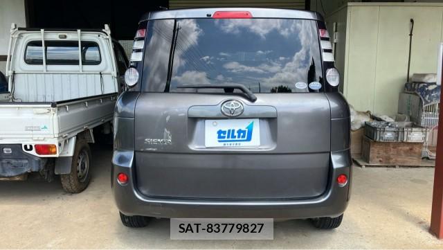 Toyota SIENTA 2008-01 8281357-1