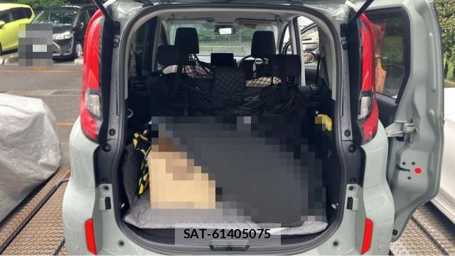 Toyota SIENTA 2025-04 8281476-17