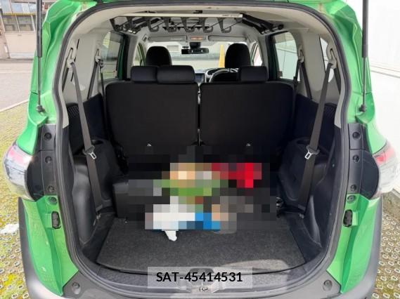 Toyota SIENTA 2016-01 8281684-17