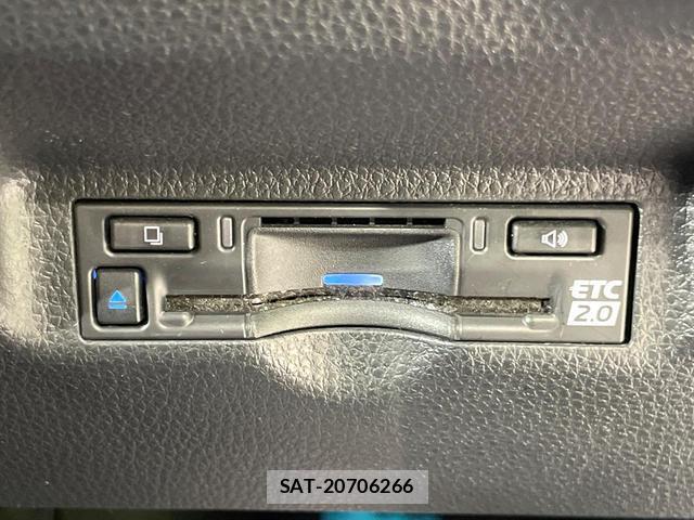 Toyota SIENTA 2024-04 8281794-5