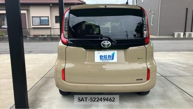 Toyota SIENTA 2024-08 8281896-1