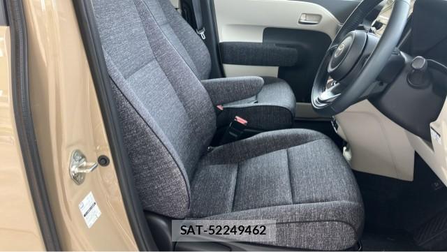 Toyota SIENTA 2024-08 8281896-5