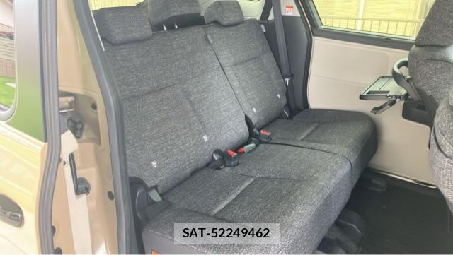 Toyota SIENTA 2024-08 8281896-6