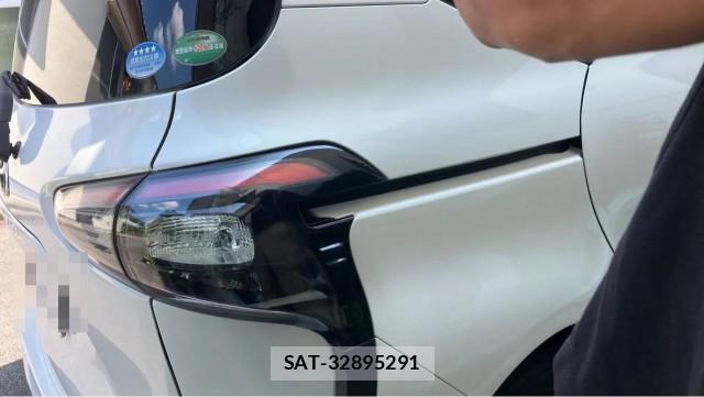 Toyota SIENTA 2016-08 8282132-12