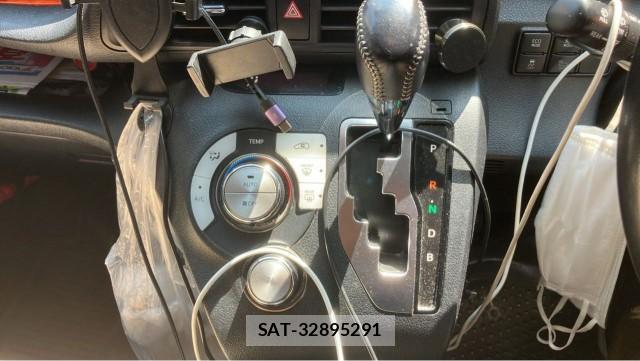 Toyota SIENTA 2016-08 8282132-14