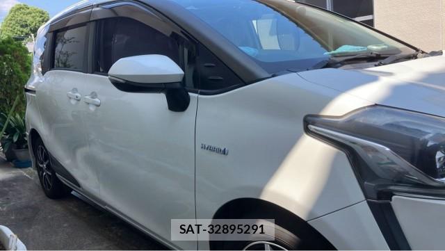 Toyota SIENTA 2016-08 8282132-3