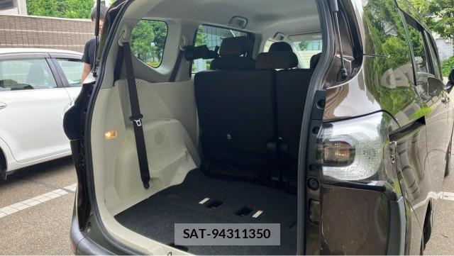 Toyota SIENTA 2016-01 8282294-17